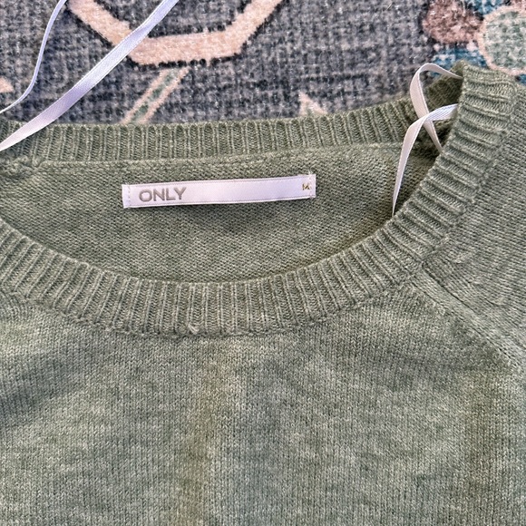 Sweater - Picture 2 of 3
